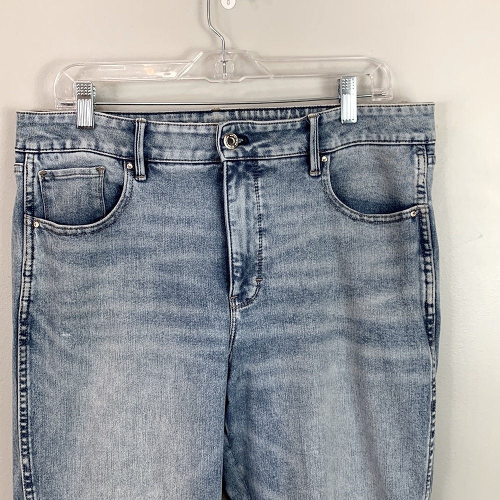 White House Black Market High Rise Everyday Soft Denim Distressed Straight Jeans - Picture 7 of 9